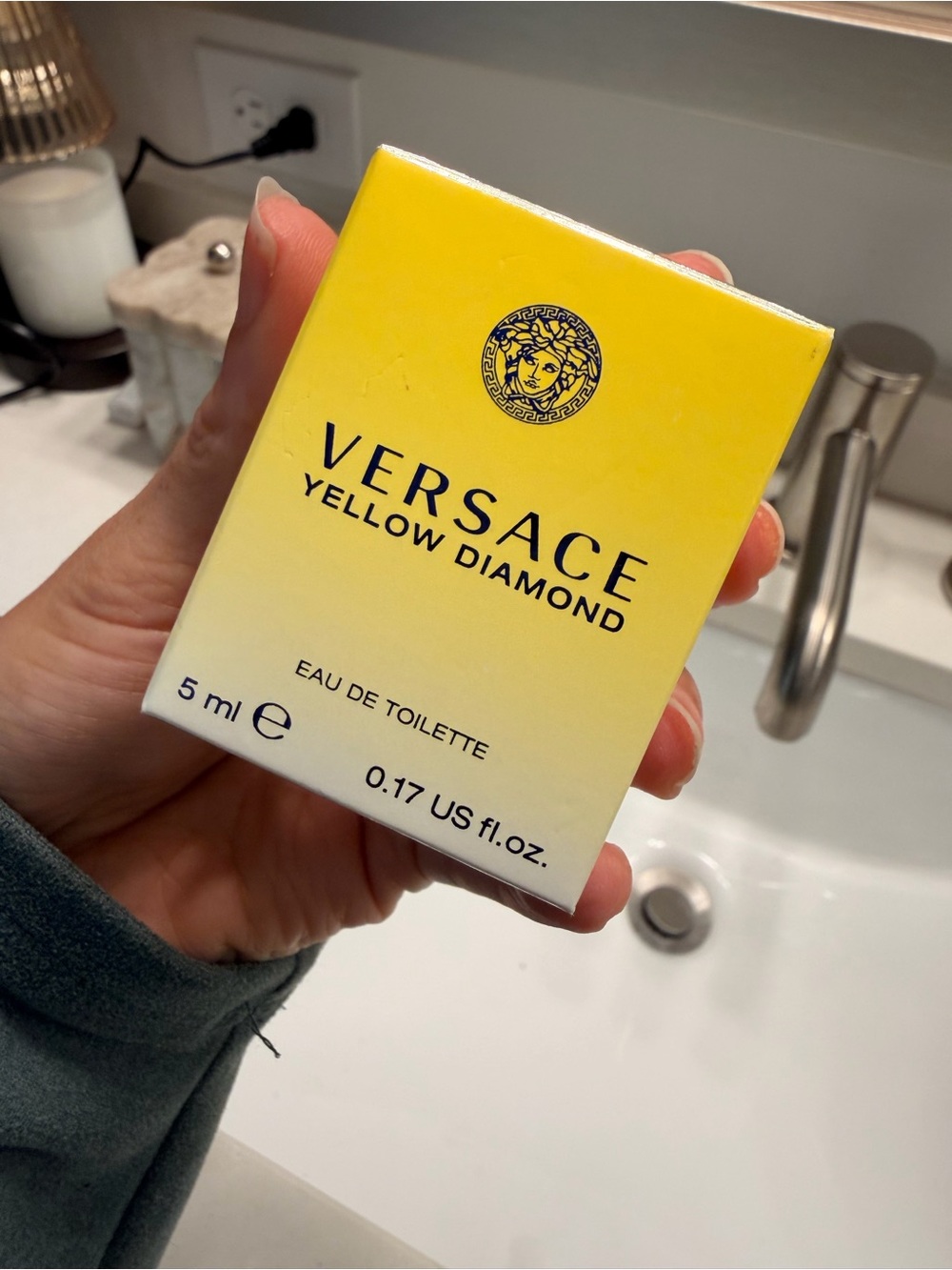 Versace Yellow Diamond - Picture 2 of 2